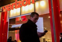 Збій у роботі Verizon: Програмна Помилка Залишила Мільйони Без Зв’язку