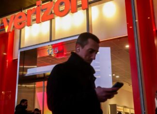 Pemadaman Verizon: Kesalahan Perangkat Lunak Meninggalkan Jutaan Orang Tanpa Layanan