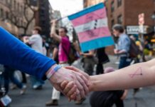 Трансгендерні Права в Америці: Ескалація Обмежень та Політичний Тупік