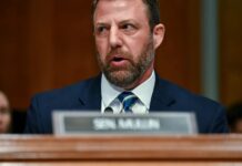 Трамп Замінив Голову Міністерства Безпеки на Фоні Скандалів, Призначив Сенатора Маркуейна Малліна з Оклахоми