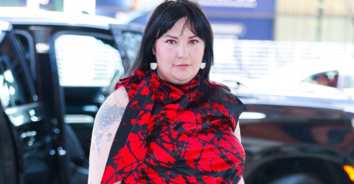 dd8a7f9b-095b-4b2a-a74c-64b450394e6f