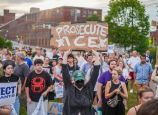 ICE ne s’est pas arrêté. C’est devenu plus silencieux