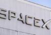 SpaceX zeigte Investoren ein KI-Handgerät. Elon bestreitet die Existenz.