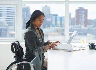 How IP Addresses Work: The Difference Between IPv4 and IPv6